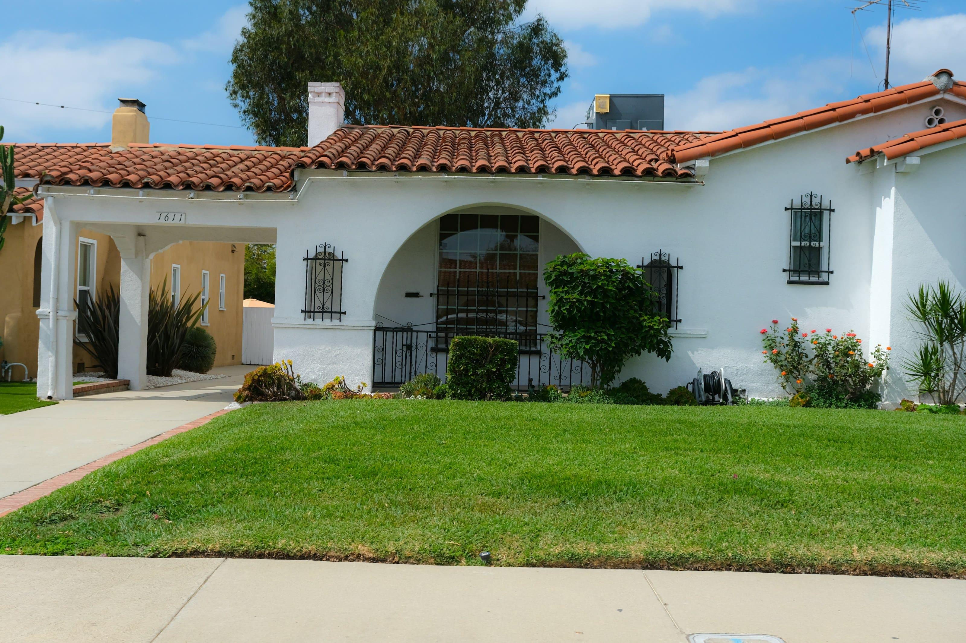 Calabasas Living: Cleaning Tips for Larger Estate Properties